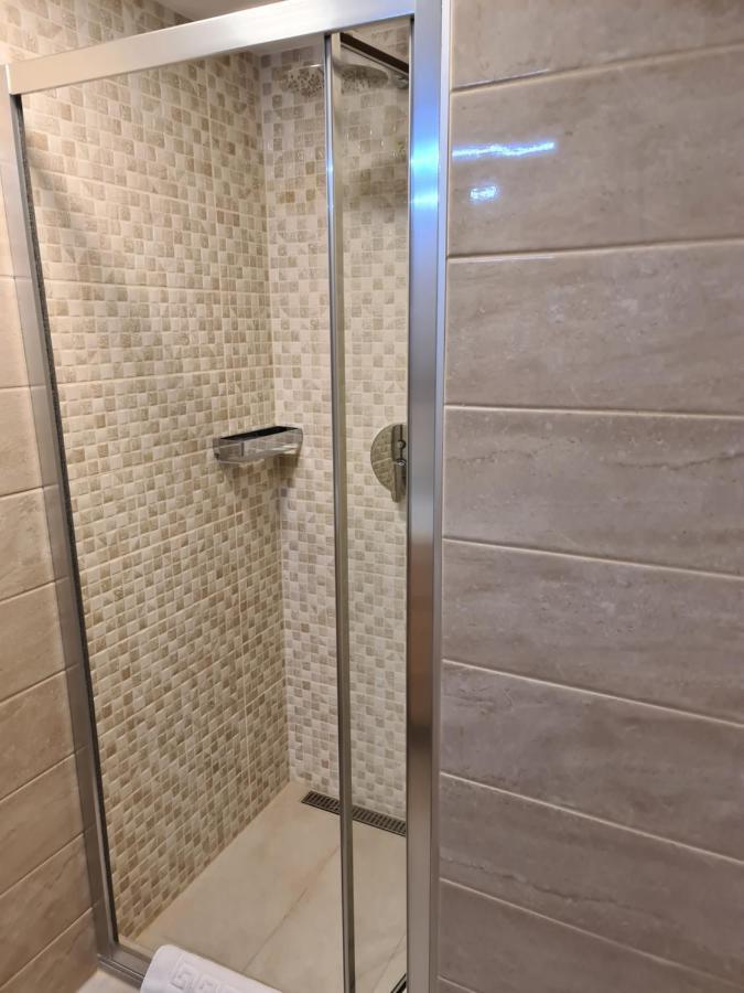 Helvetia Hotel Seewen  Luaran gambar